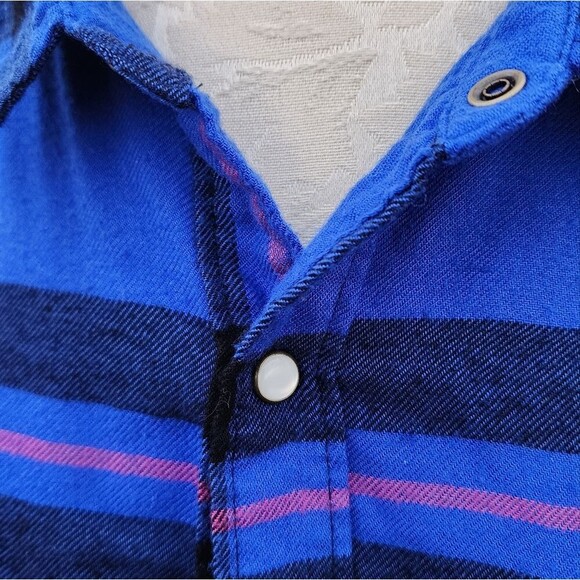 BDG Button-Down Peplum Flannel Top - Picture 8 of 16